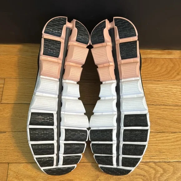 On Cloudflow Black/Pink/White Women’s 9 - Picture 4 of 4